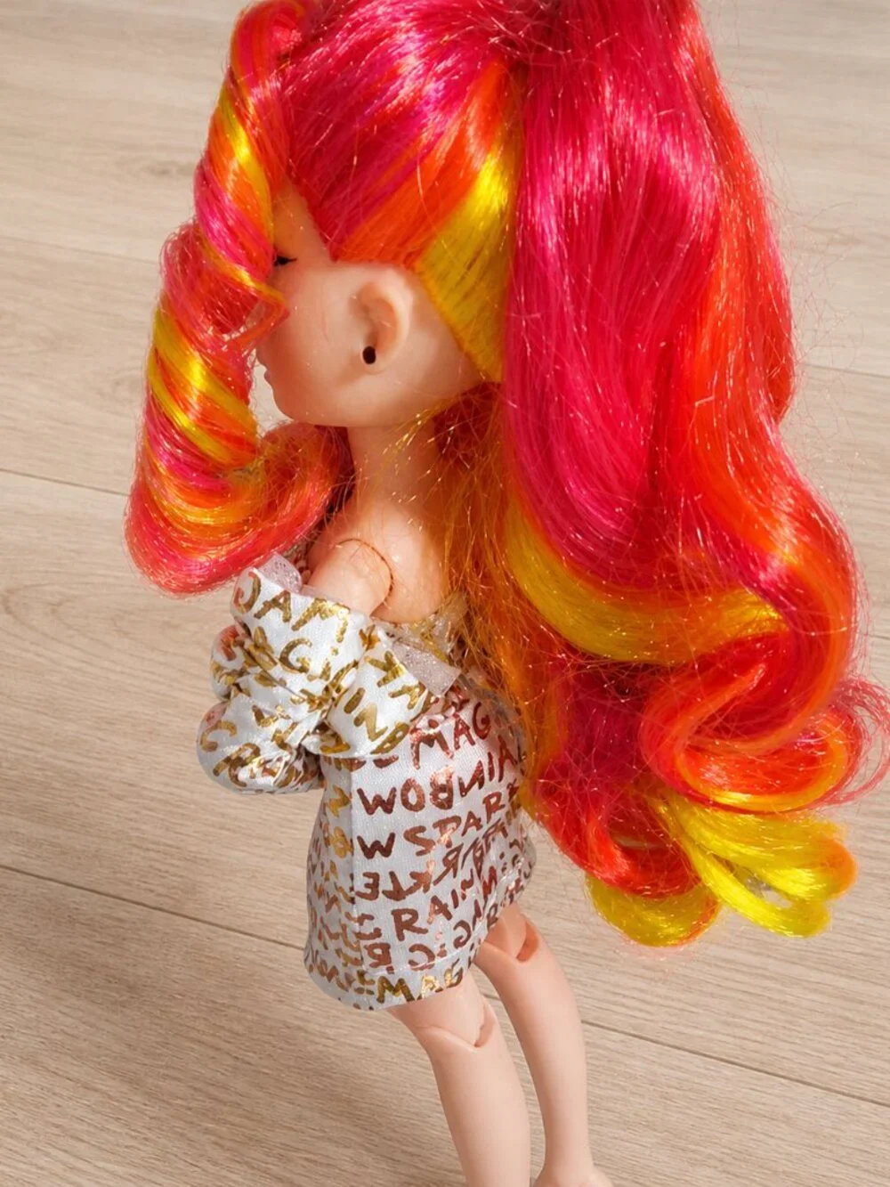 Rainbow High LAUREL DEVIOUS Doll with Red and Yellow Hair New